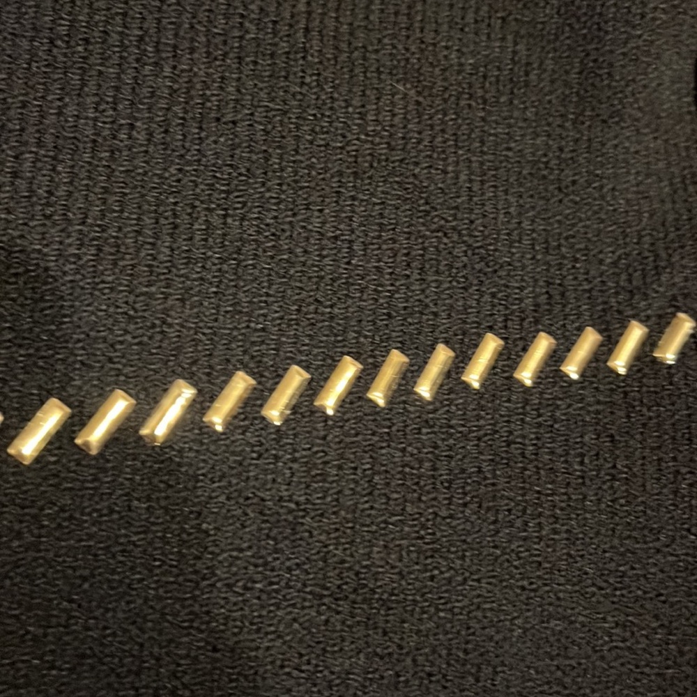 St.John Sweater - Picture 3 of 8